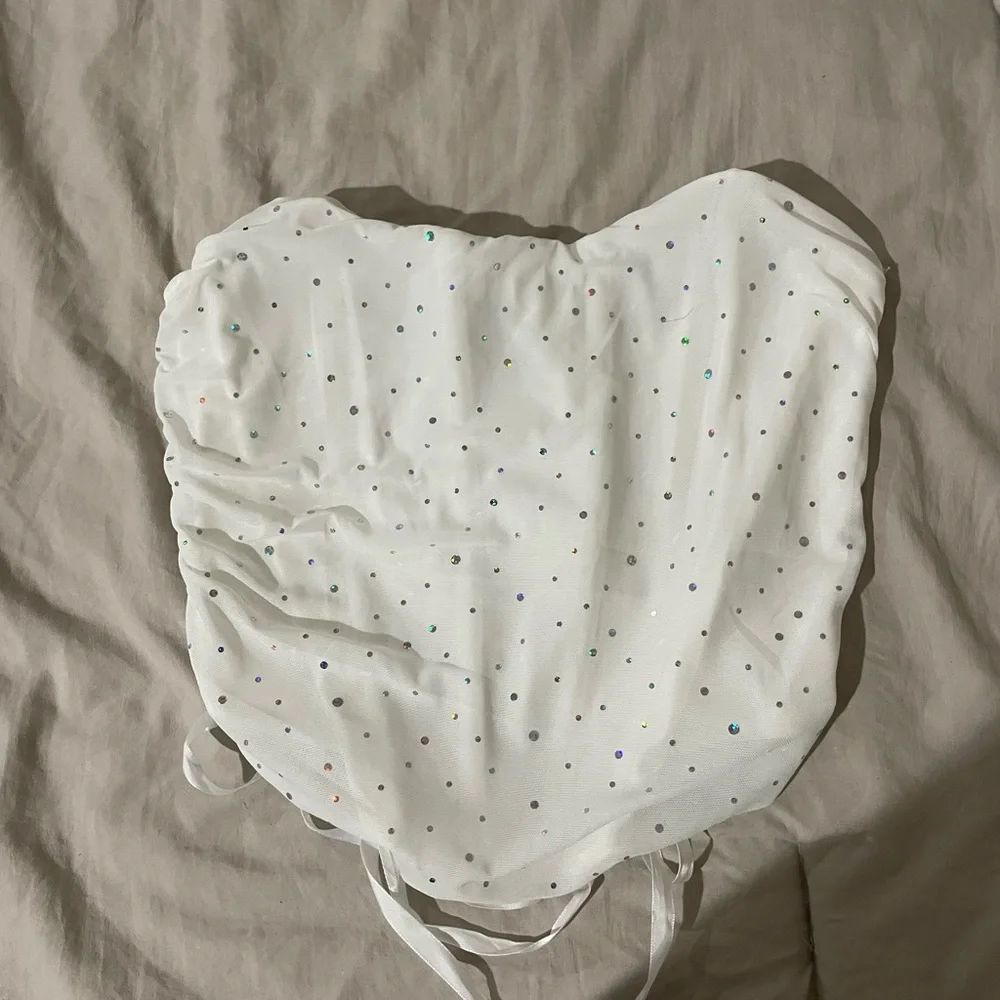 White corset top - Picture 2 of 3